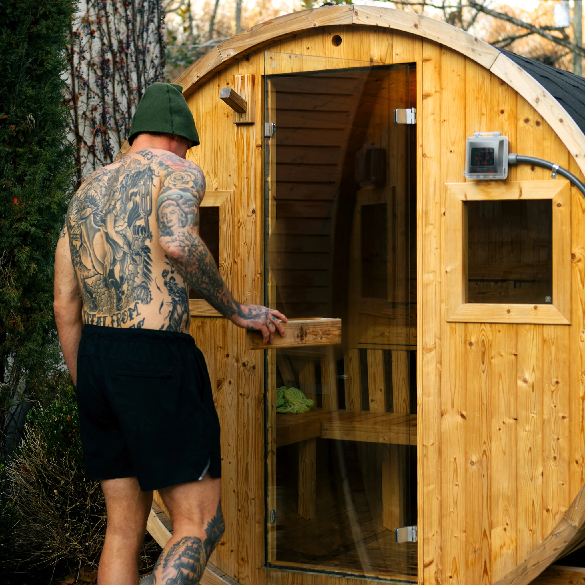 Extra-Wide Outdoor Barrel Sauna - 6 Person - Image 5