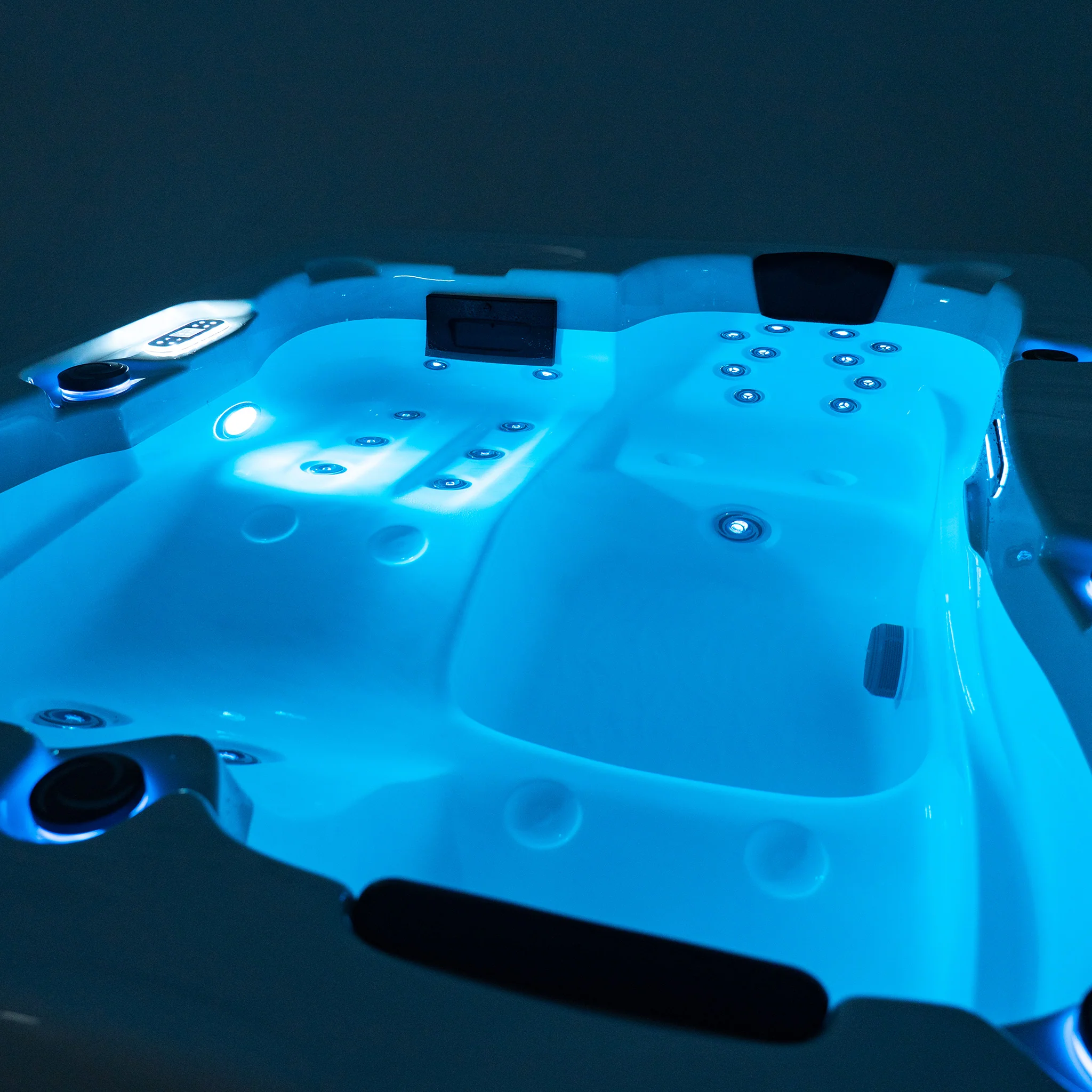 Sequoia Wi-Fi Hot Tub - 3 Person - 120V - Image 7